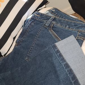 Womens crop blue jeans